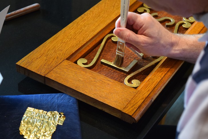 Brushing out the leaf